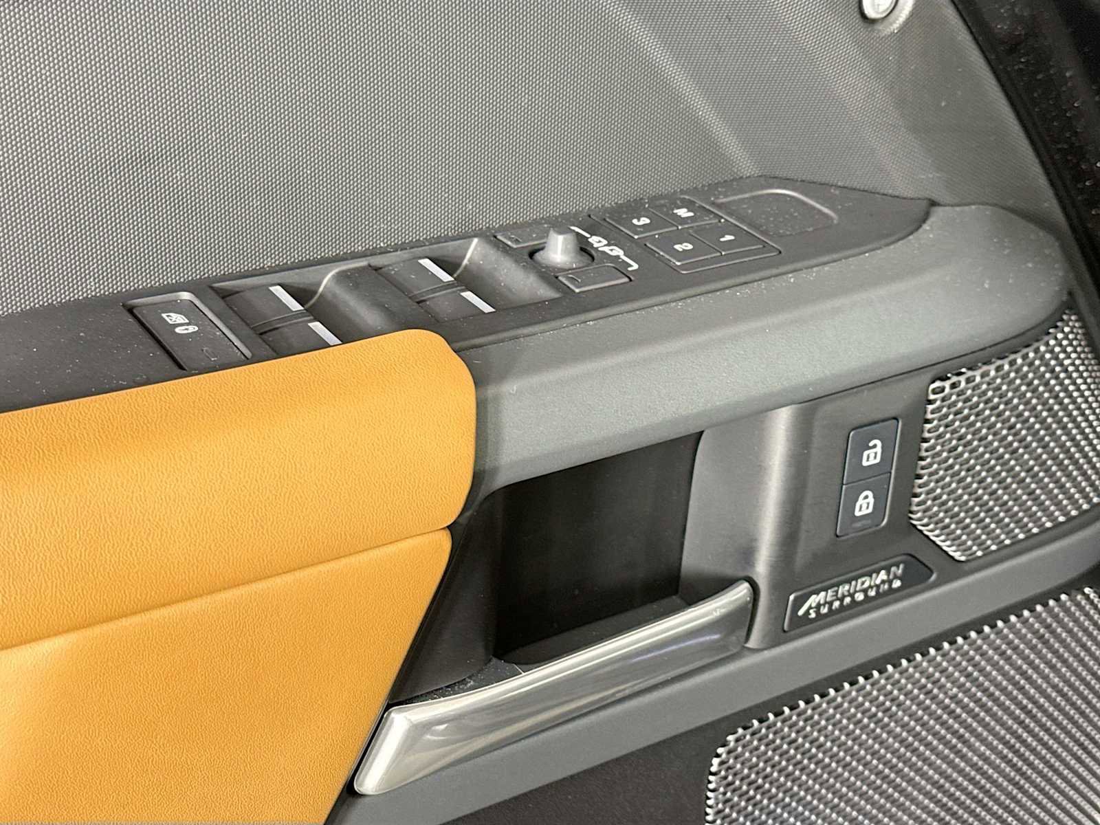 Used 2024 Land Rover Defender 110 X image 19