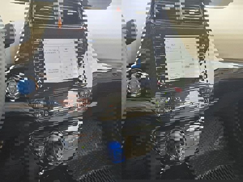 Used 2022 Toyota Prius XLE image 23