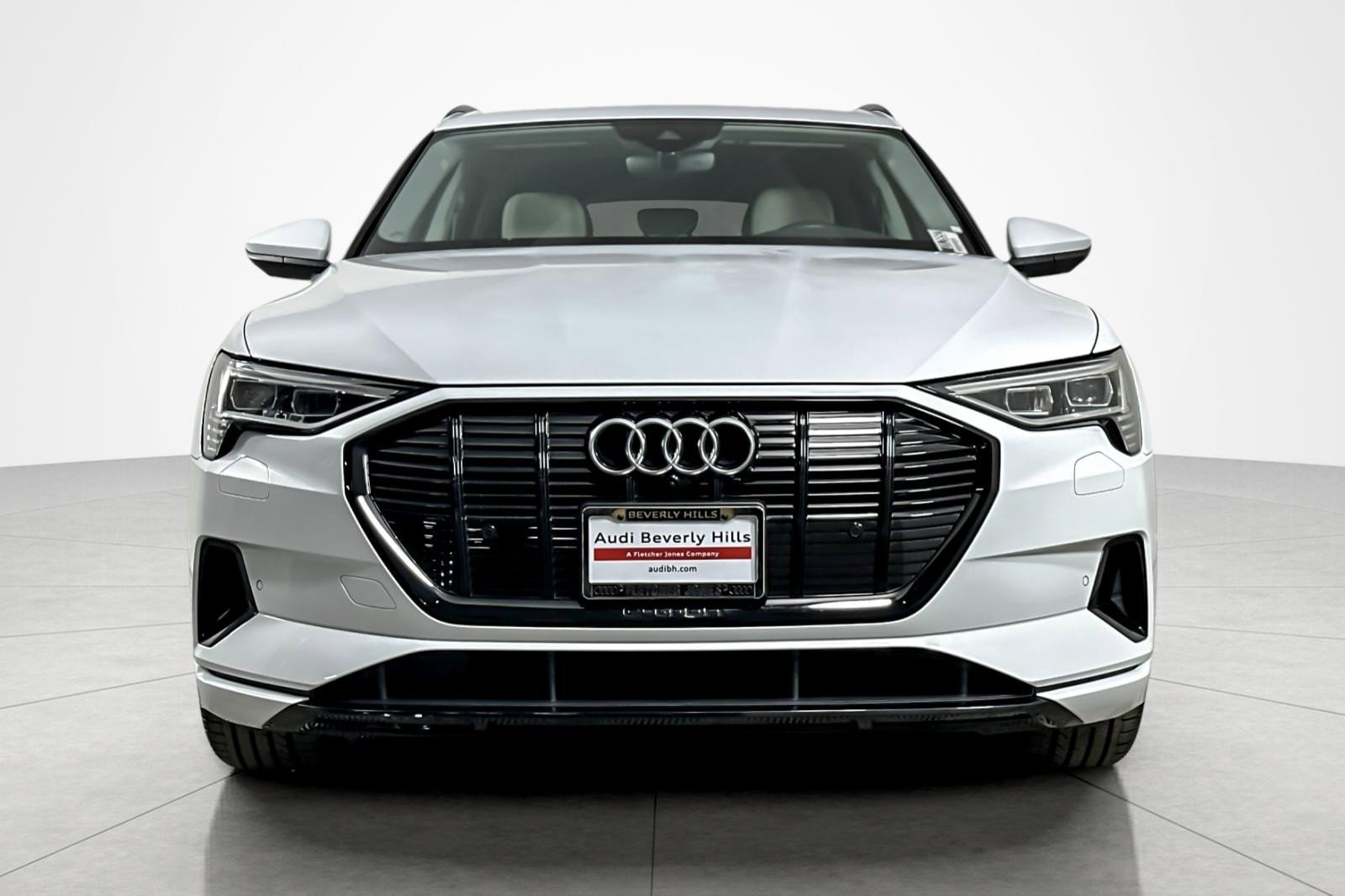 Used 2022 Audi e-tron Premium w/ Convenience Plus Package image 8