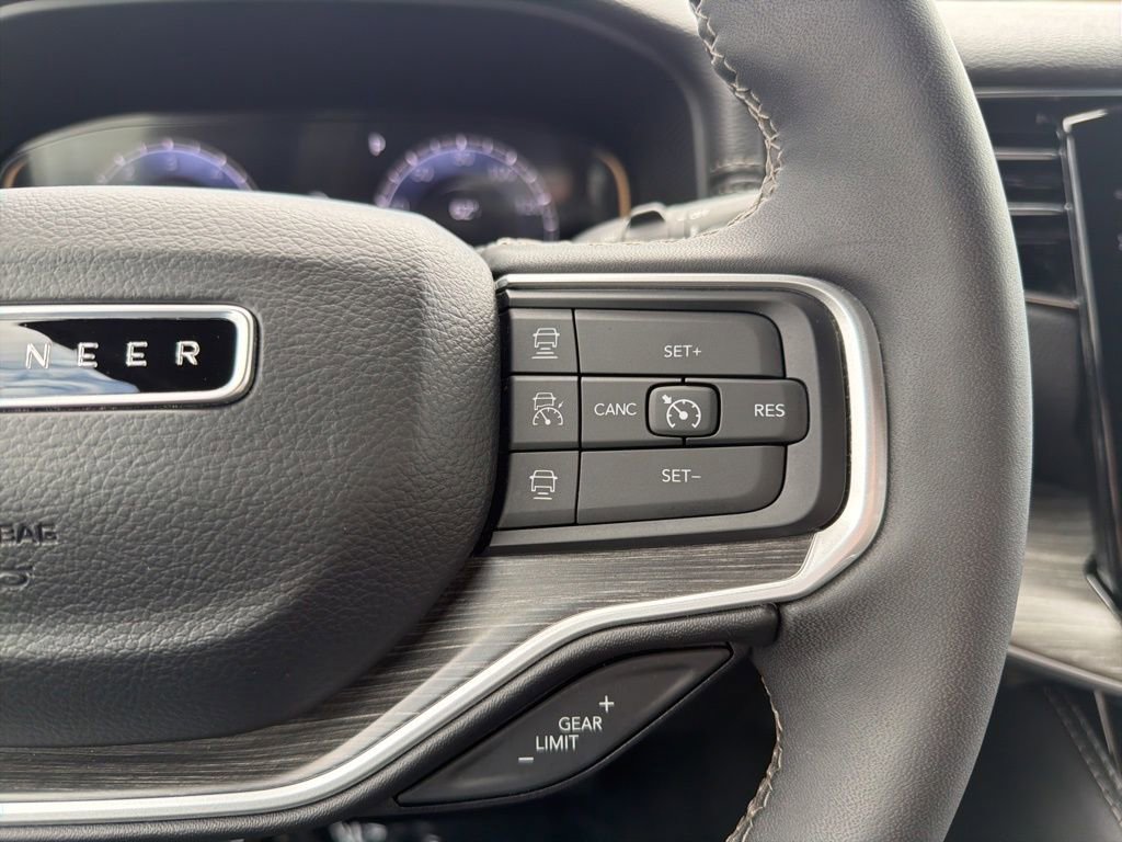 Used 2024 Jeep Wagoneer Series II AWD/4WD image 28