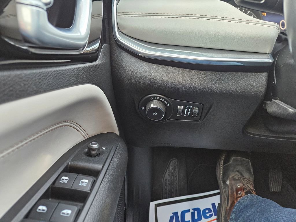 Used 2022 Jeep Compass Limited image 13