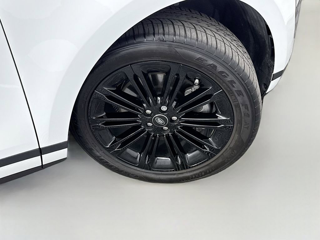Certified 2025 Land Rover Range Rover Evoque S image 31