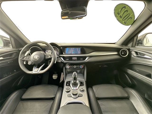 Used 2022 Alfa Romeo Stelvio Veloce image 3