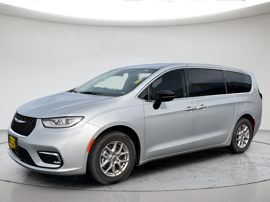 Used 2024 Chrysler Pacifica Touring-L FWD image 13