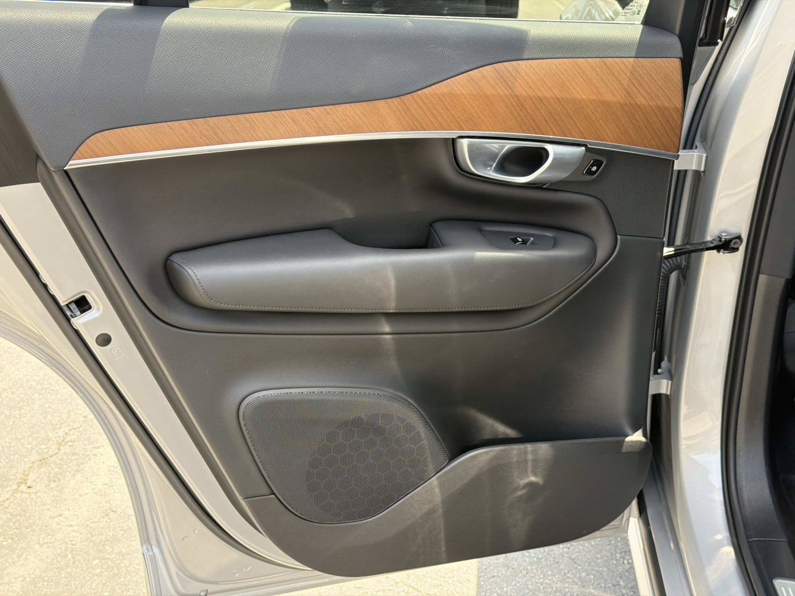 Certified 2024 Volvo XC90 B6 Plus AWD/4WD image 20