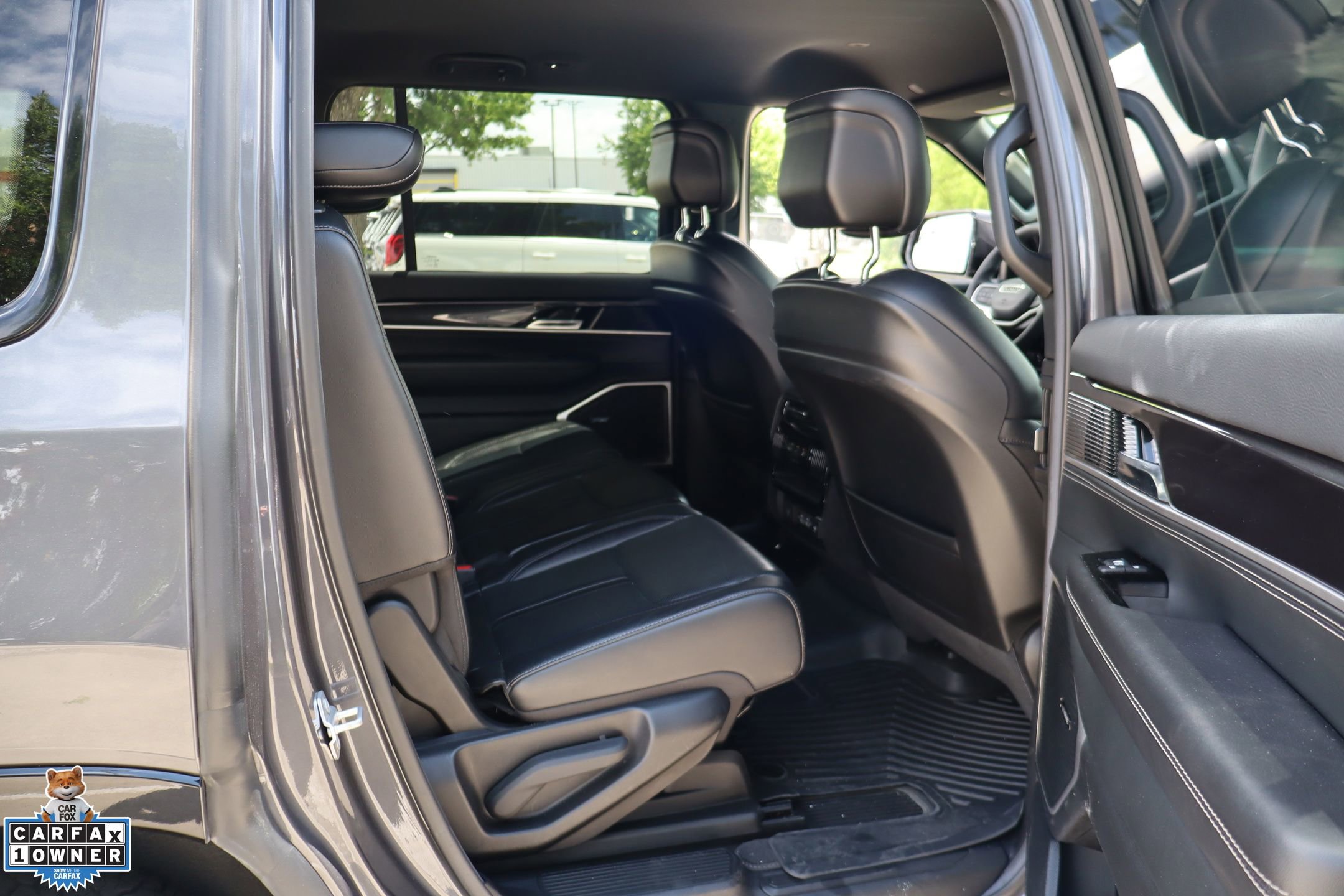 Used 2022 Jeep Wagoneer Series I RWD image 29