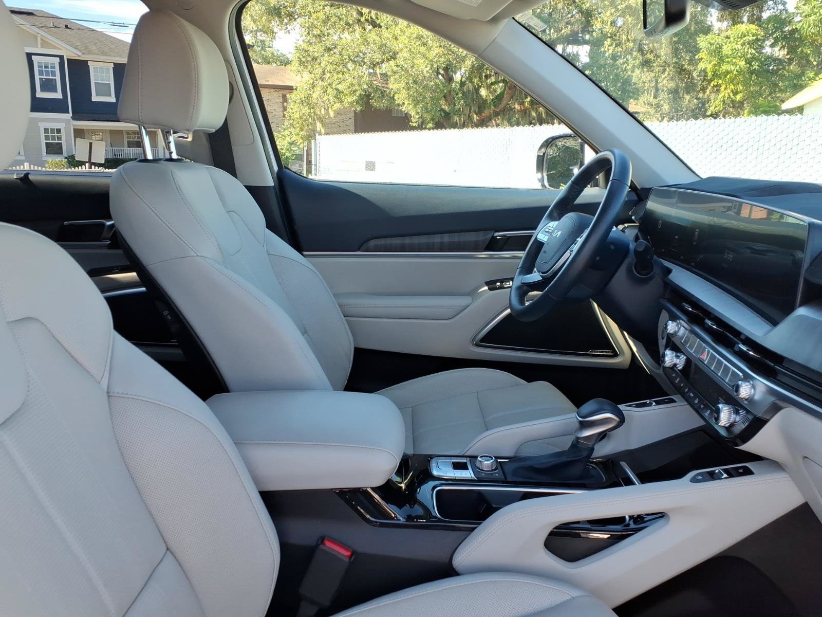Used 2024 Kia Telluride SX w/ Towing Package AWD/4WD image 10