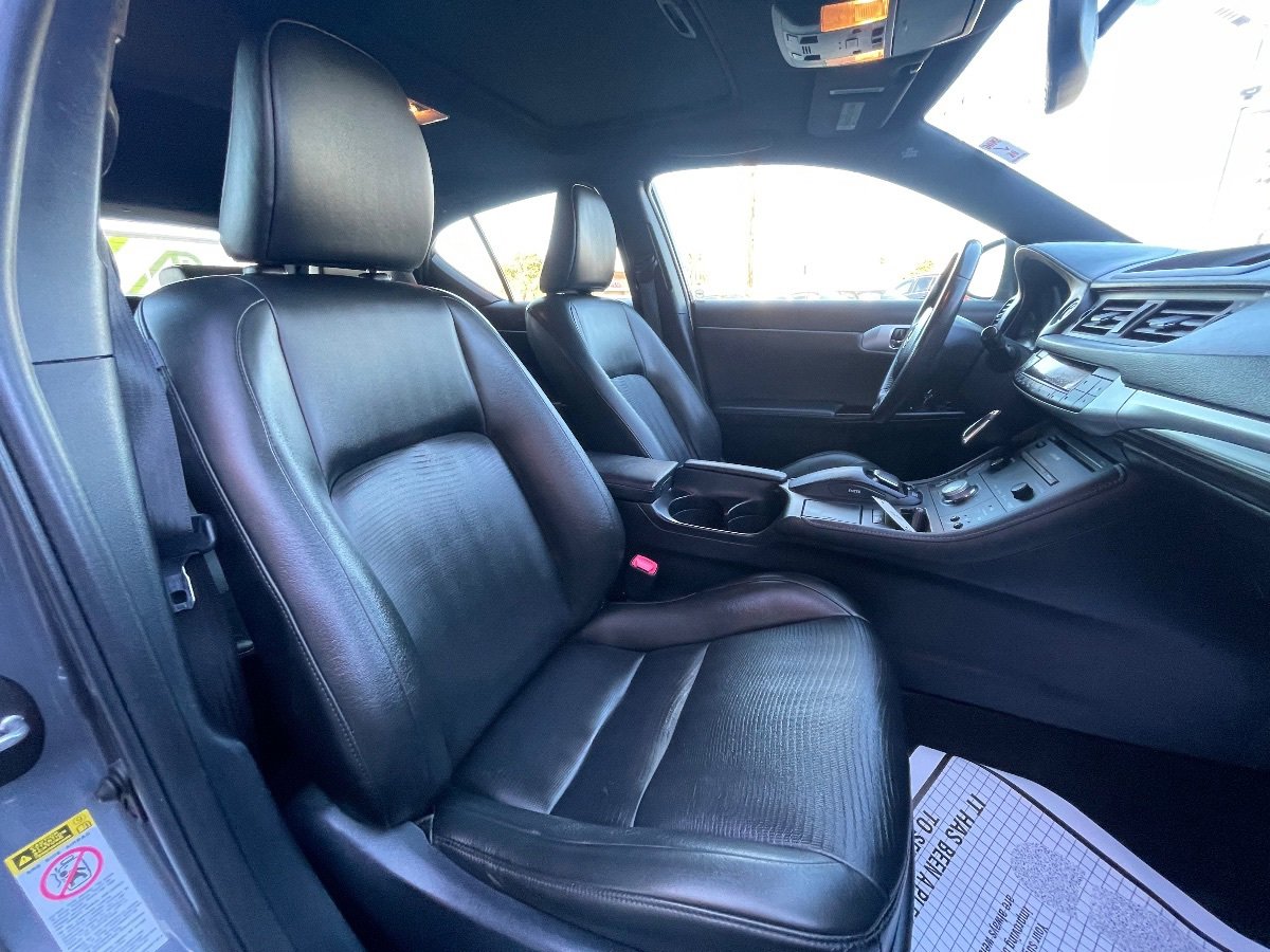 Used 2013 Lexus CT 200h w/ F Sport Pkg w/Nuluxe Trim FWD image 13