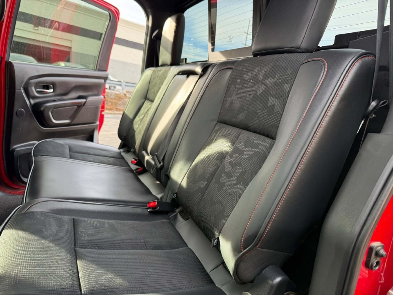 Used 2020 Nissan Titan PRO-4X image 17