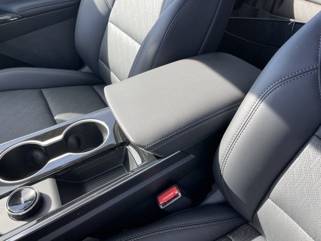 New 2027 Chevrolet Equinox LT w/ Convenience Package II FWD image 21