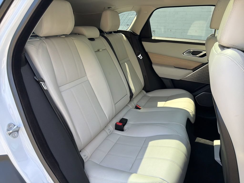 Used 2019 Land Rover Range Rover Velar R-Dynamic SE AWD/4WD image 11