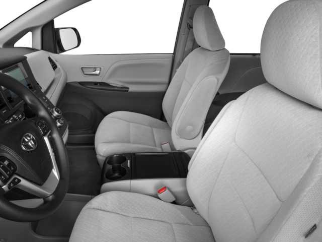 Used 2017 Toyota Sienna LE FWD image 6