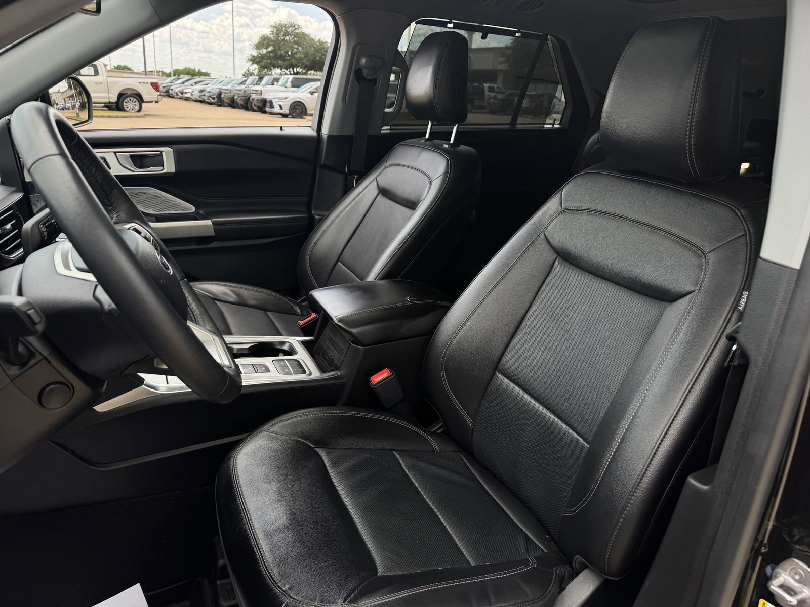 Used 2023 Ford Explorer Limited w/ Limited Technology Package RWD image 26