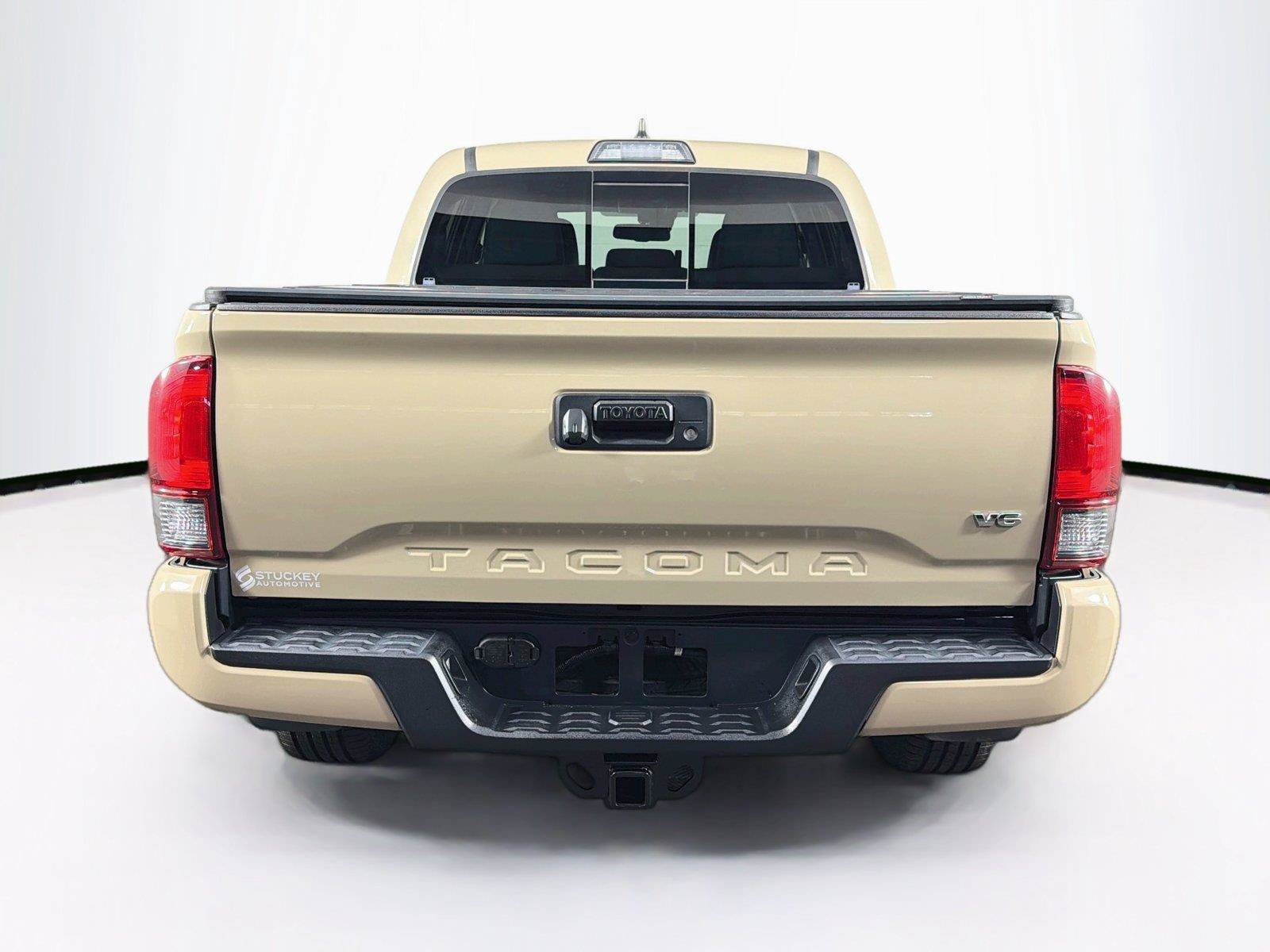Used 2019 Toyota Tacoma TRD Sport AWD/4WD image 10