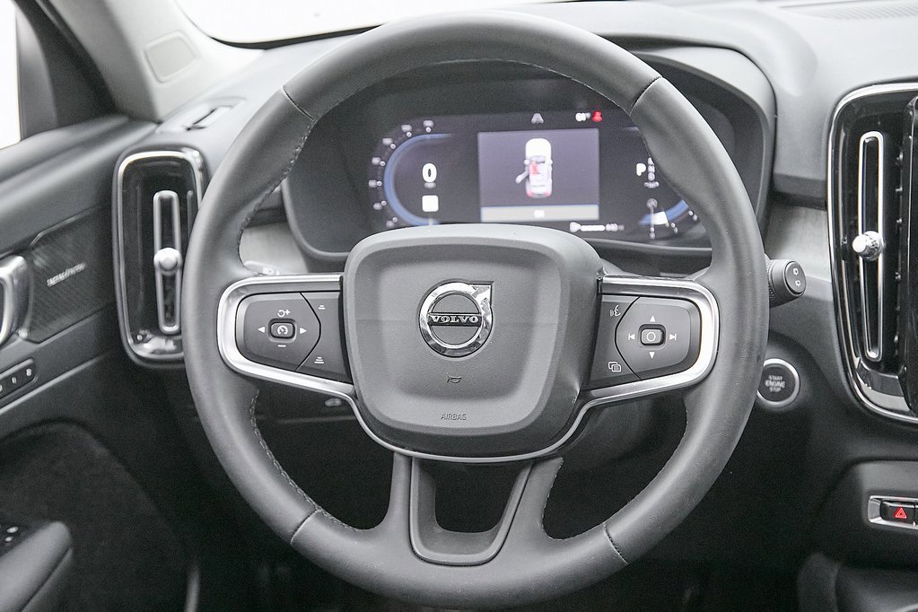 Certified 2024 Volvo XC40 B5 Plus w/ Protection Package Premier image 27