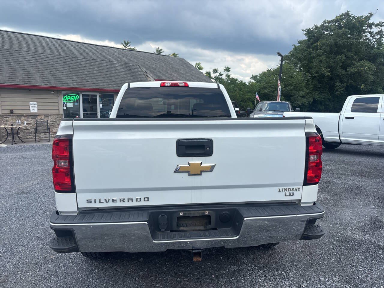 Used 2019 Chevrolet Silverado 1500 LT AWD/4WD image 6