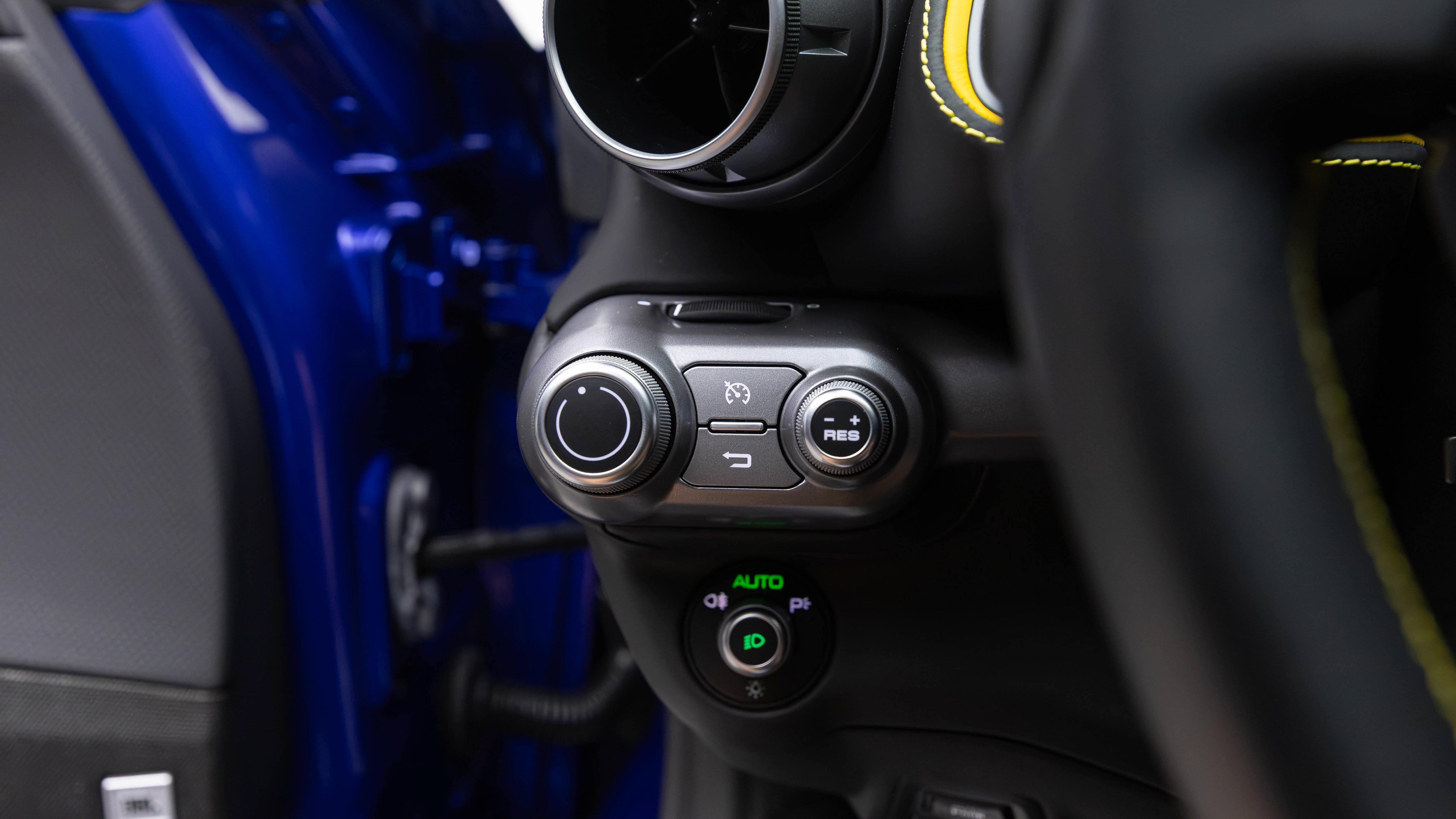 Used 2020 Ferrari 812 Superfast RWD image 29