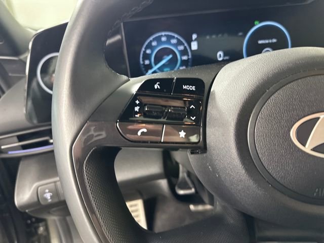 Certified 2025 Hyundai Elantra SEL image 46