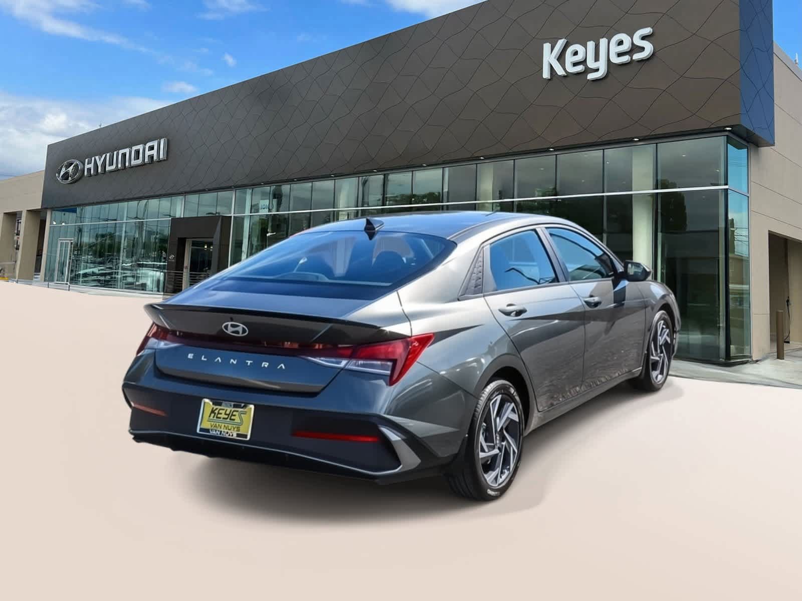 Certified 2025 Hyundai Elantra SEL FWD image 4