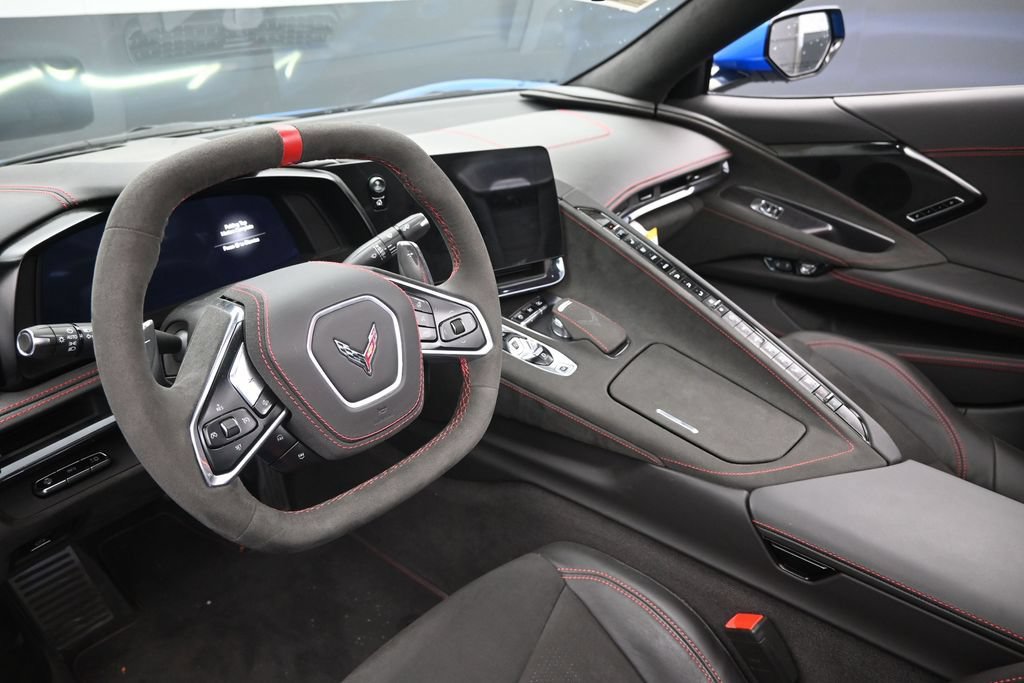 Used 2024 Chevrolet Corvette Stingray Premium Conv w/ Stealth Interior Trim Package RWD image 18
