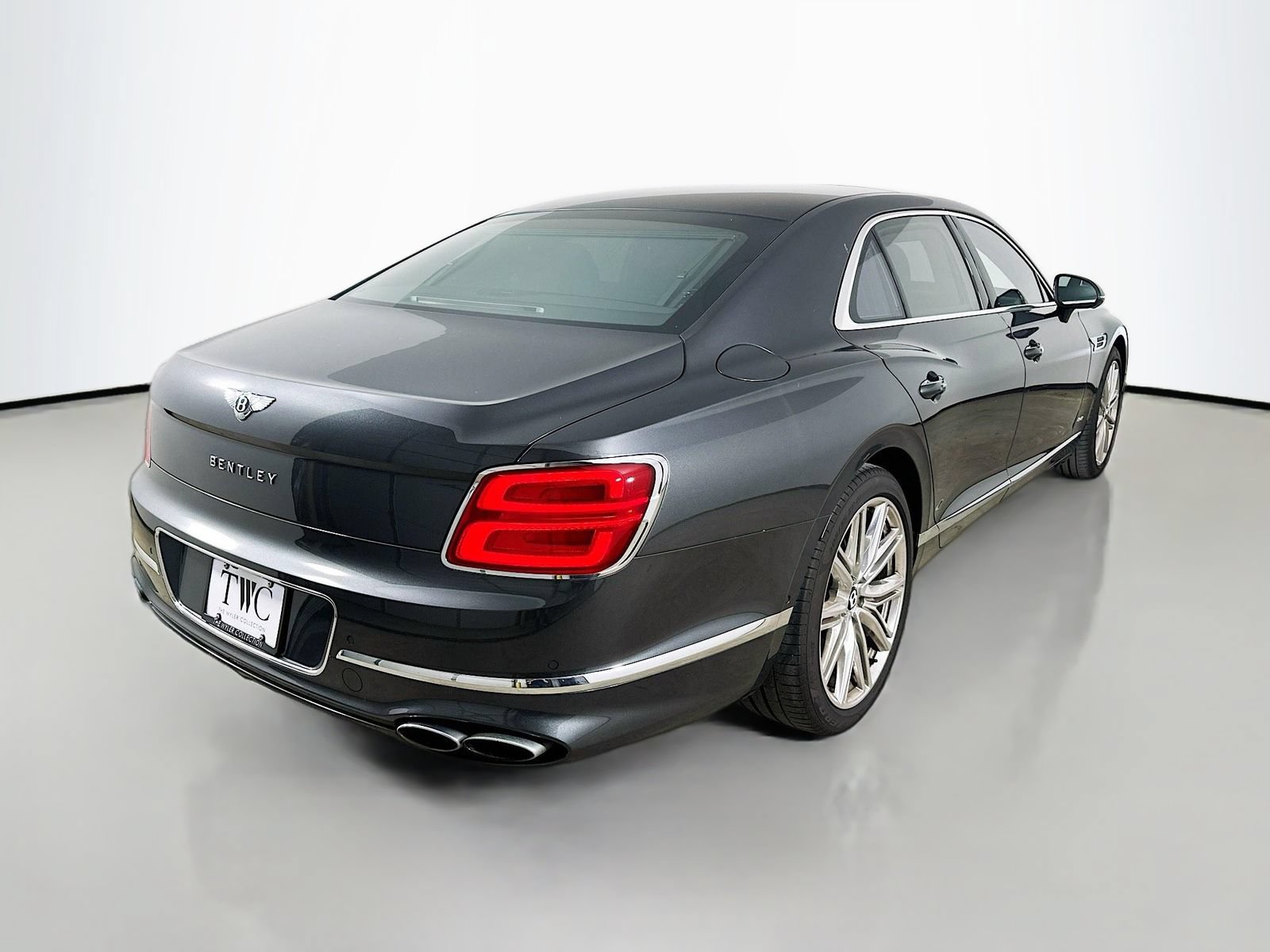Used 2022 Bentley Flying Spur V8 AWD/4WD image 5