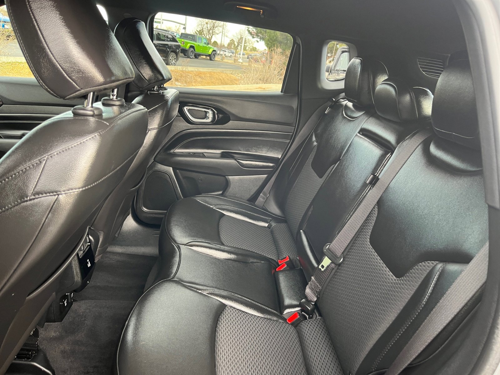 Used 2022 Jeep Compass Altitude w/ Convenience Group image 17