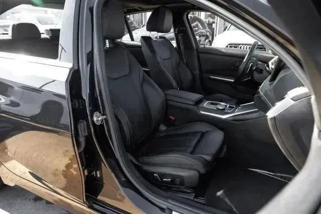 Used 2024 BMW 330i Sedan image 40