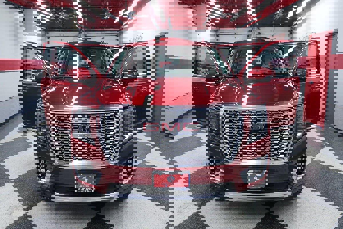 Used 2023 GMC Yukon XL Denali image 28