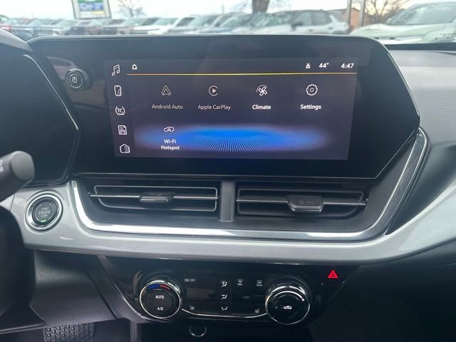 Certified 2025 Chevrolet Trax LT w/ LT Convenience Package image 29