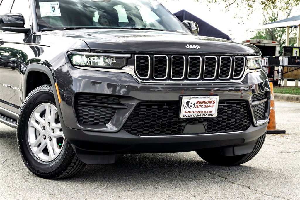 New 2025 Jeep Grand Cherokee Laredo w/ Luxury Tech Group I image 3
