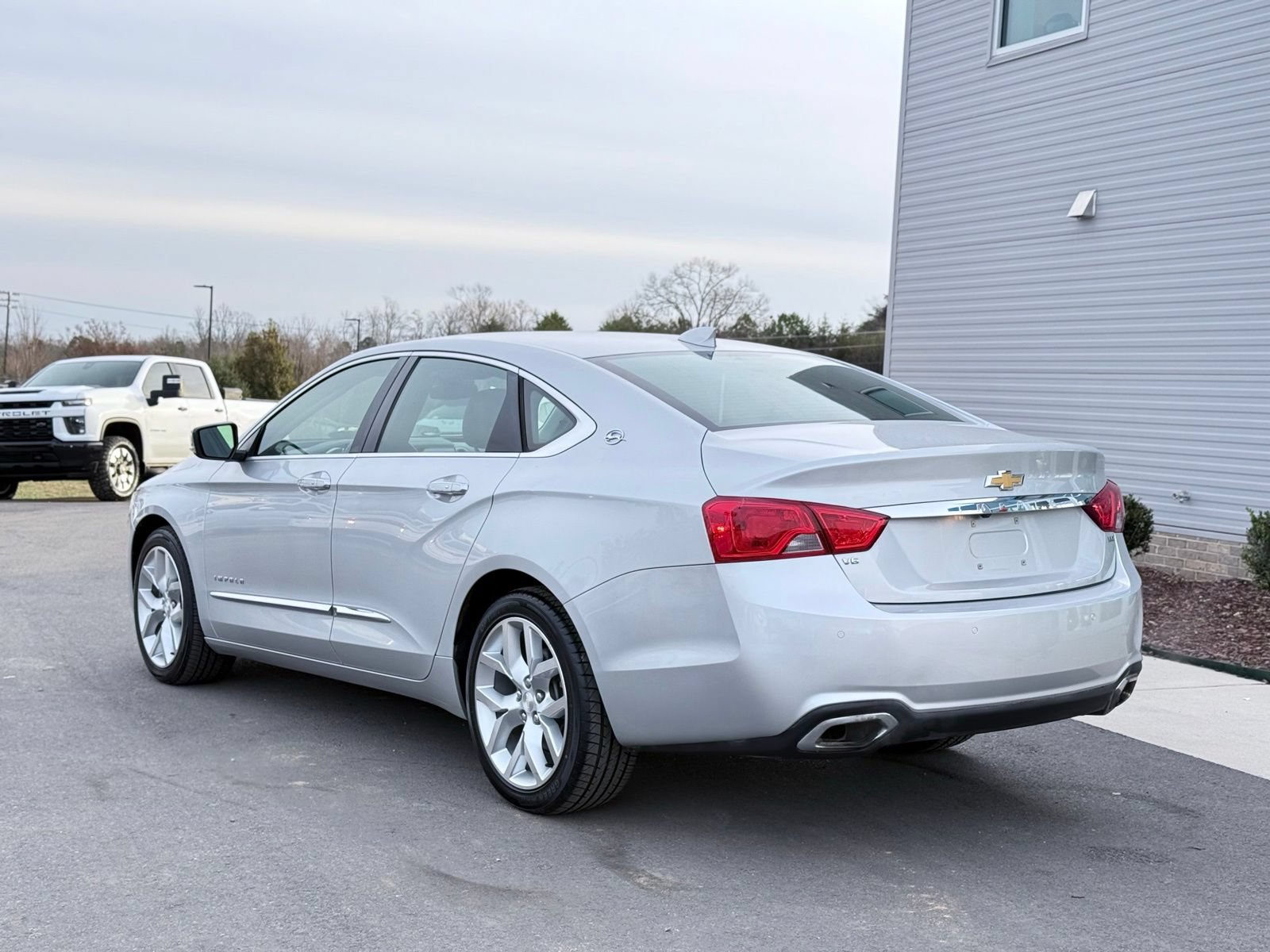 Used 2016 Chevrolet Impala LTZ FWD image 9