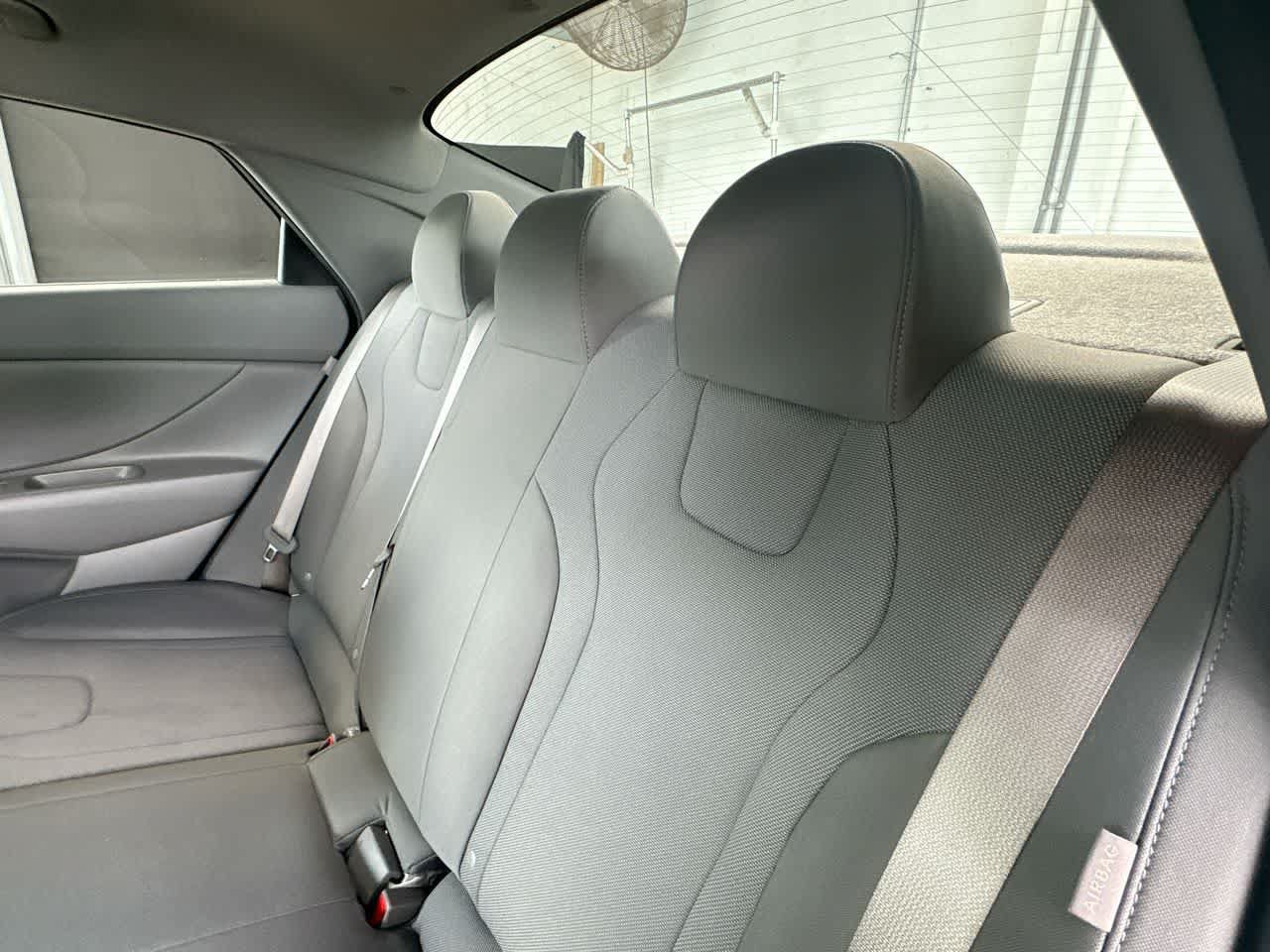Used 2025 Hyundai Elantra SE FWD image 22