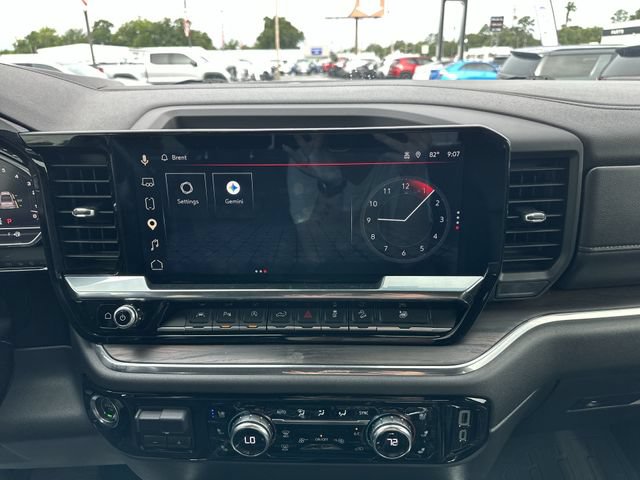 Used 2024 GMC Sierra 1500 SLT AWD/4WD image 11