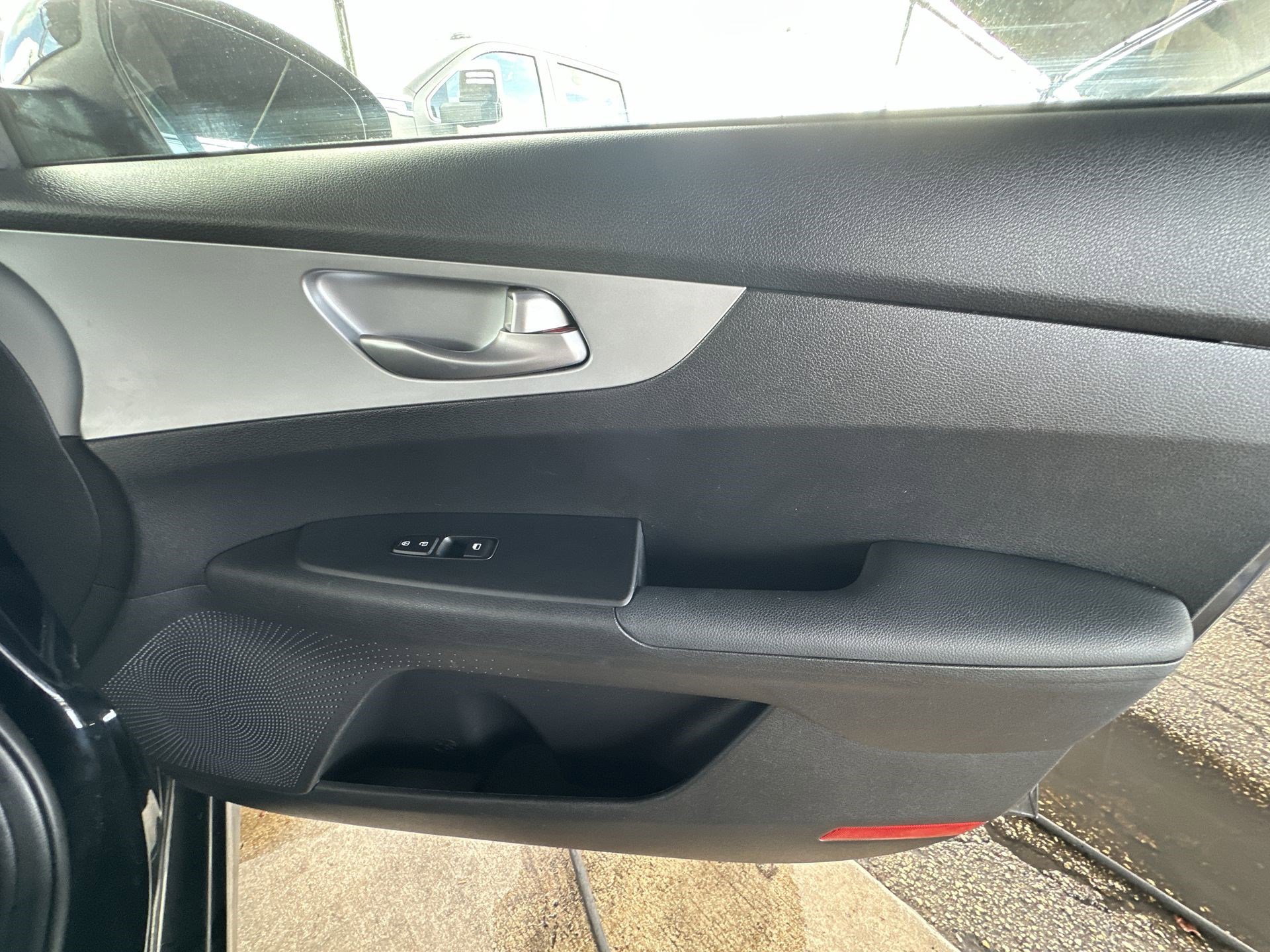 Certified 2023 Kia Forte LXS image 29