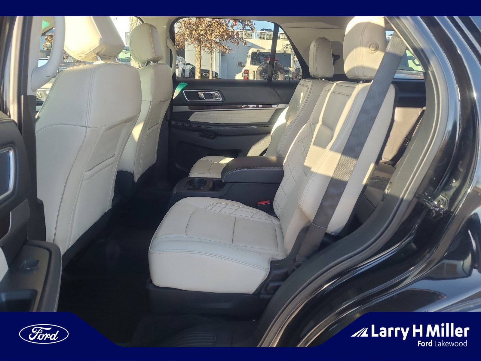 Used 2016 Ford Explorer Platinum image 17