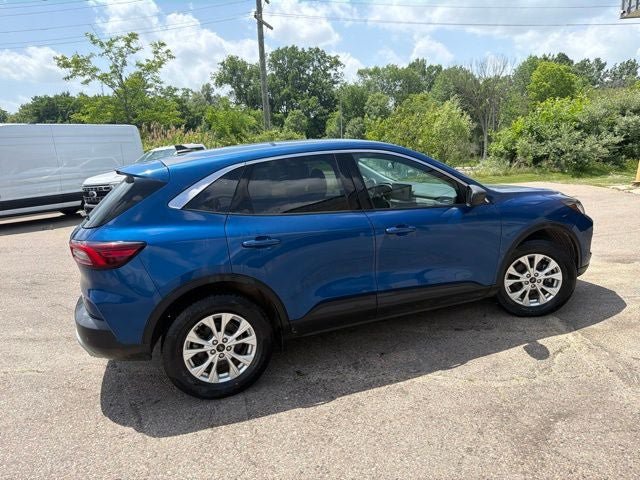 Used 2023 Ford Escape Active w/ Tech Pack #1 AWD/4WD image 4