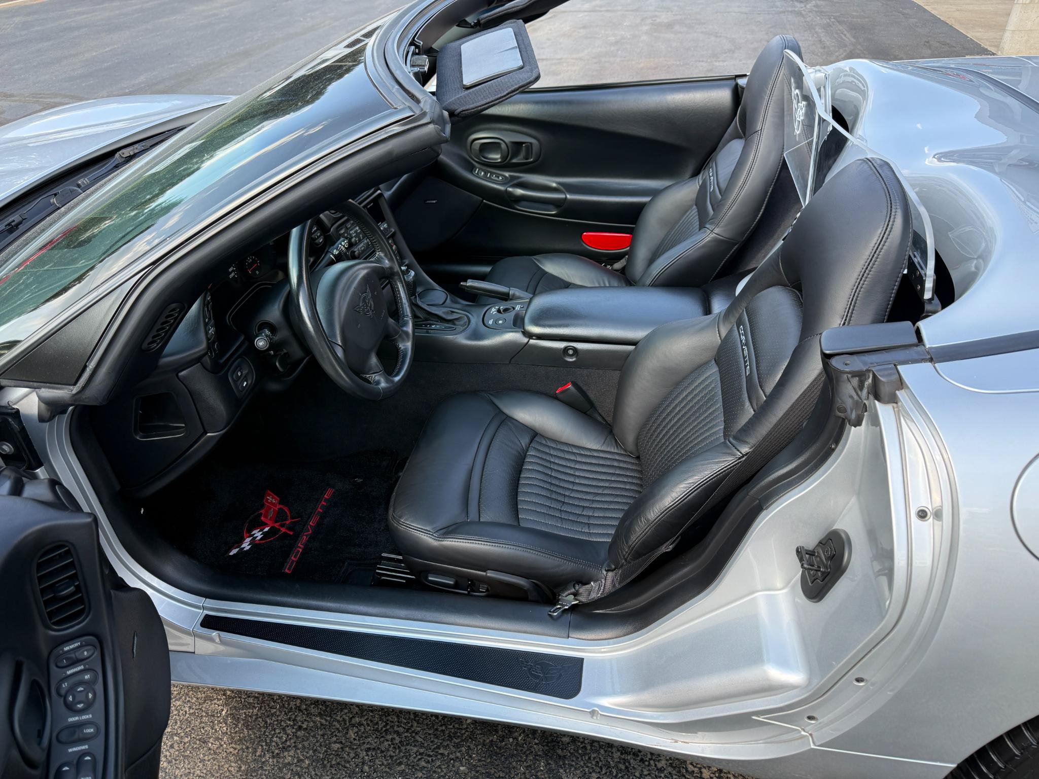 Used 2002 Chevrolet Corvette Convertible w/ Preferred Equipment Group2 RWD image 21