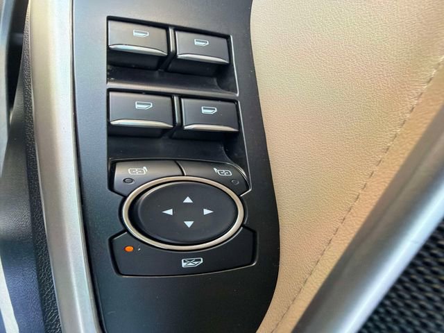Used 2024 Ford Explorer XLT w/ Equipment Group 202A image 21