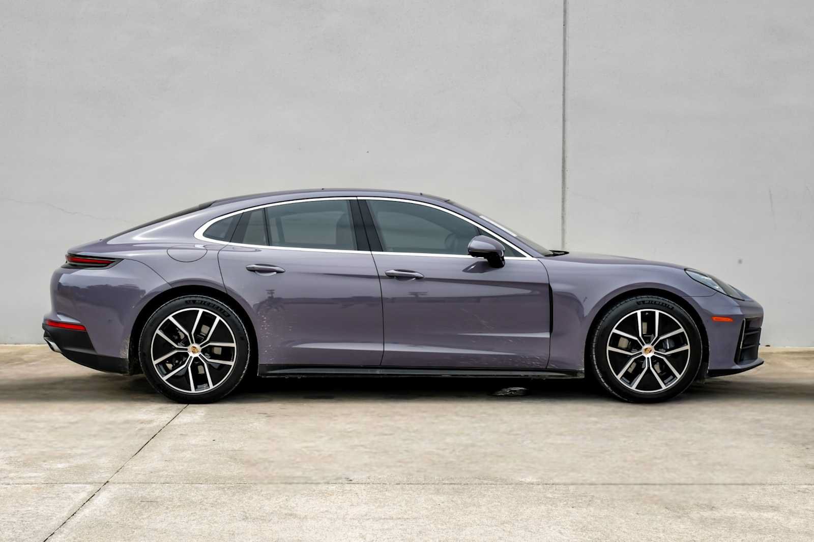 Used 2024 Porsche Panamera RWD image 7