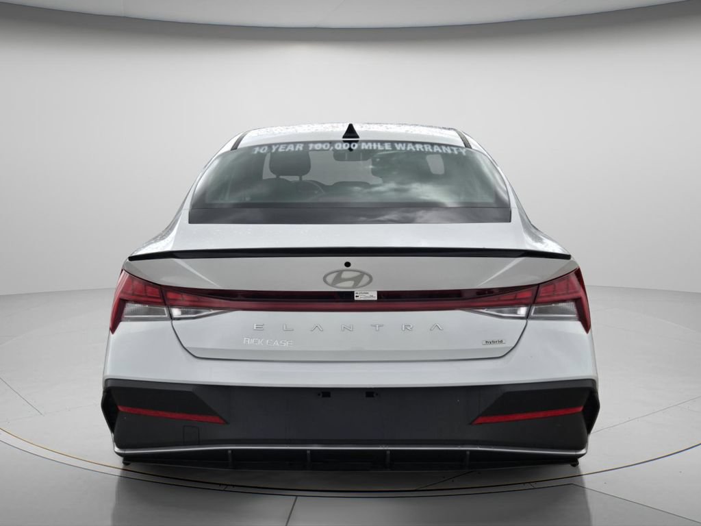 Certified 2025 Hyundai Elantra SEL FWD image 6