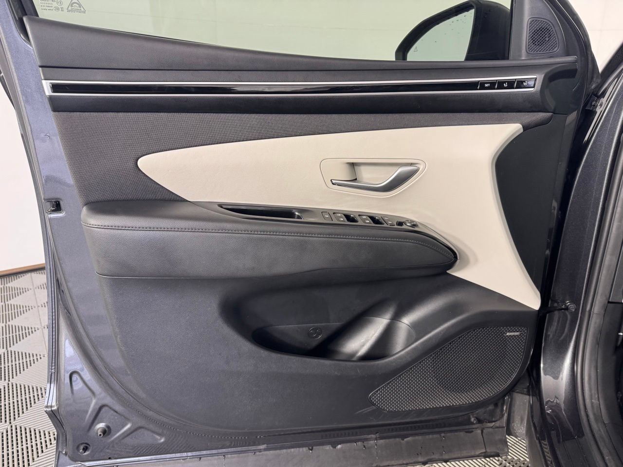 Used 2024 Hyundai Tucson Limited FWD image 9