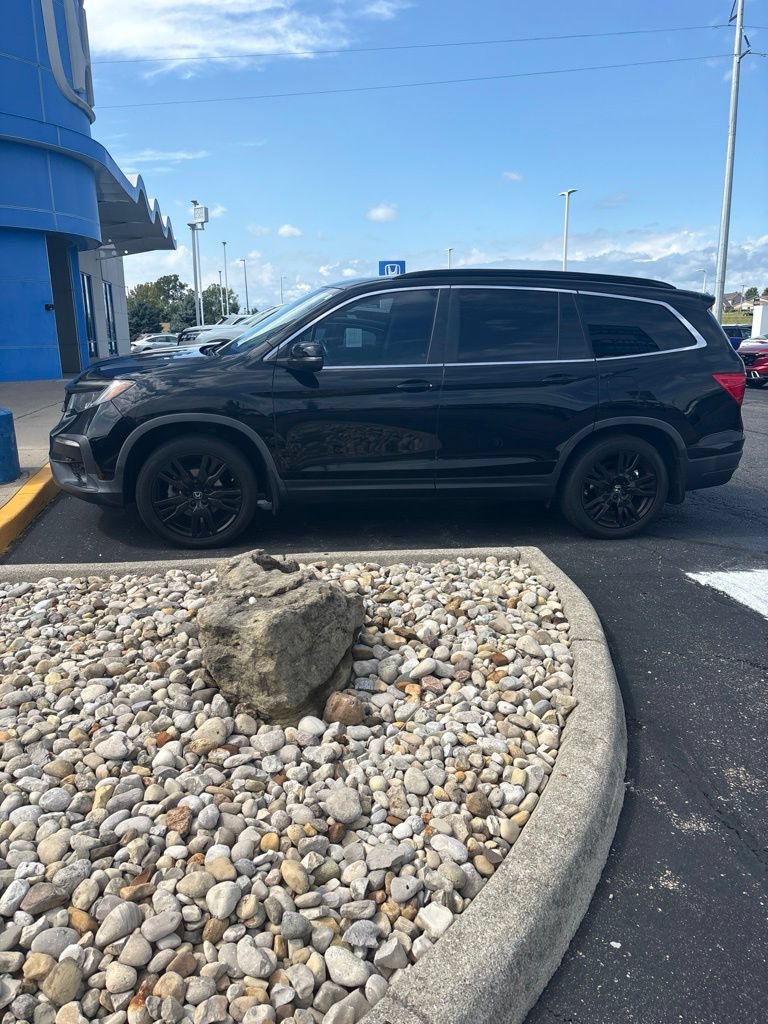 Used 2021 Honda Pilot Special Edition image 3