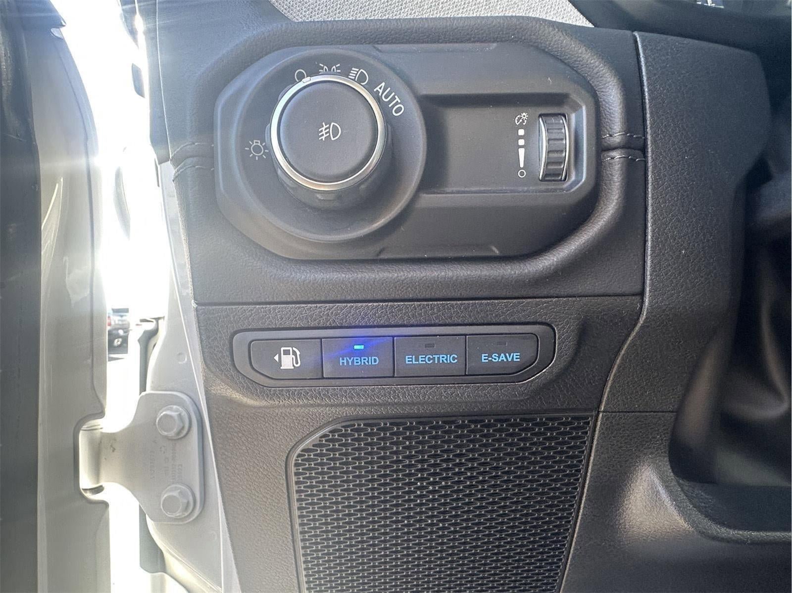 Used 2024 Jeep Wrangler Unlimited Sahara AWD/4WD image 16
