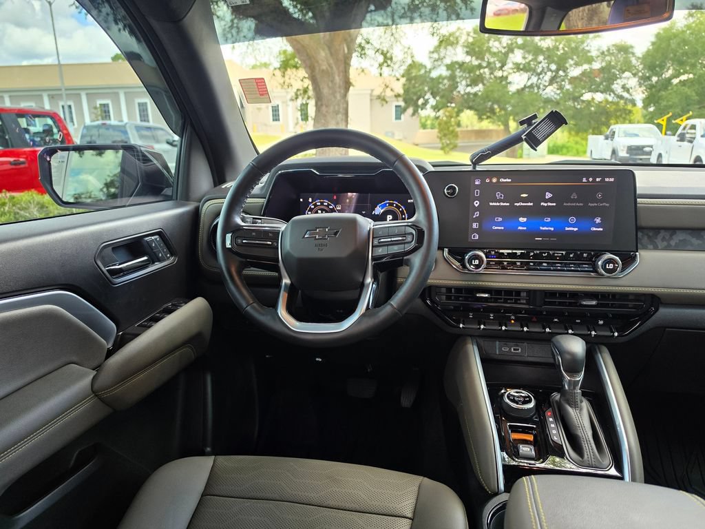 Used 2025 Chevrolet Colorado ZR2 AWD/4WD image 9