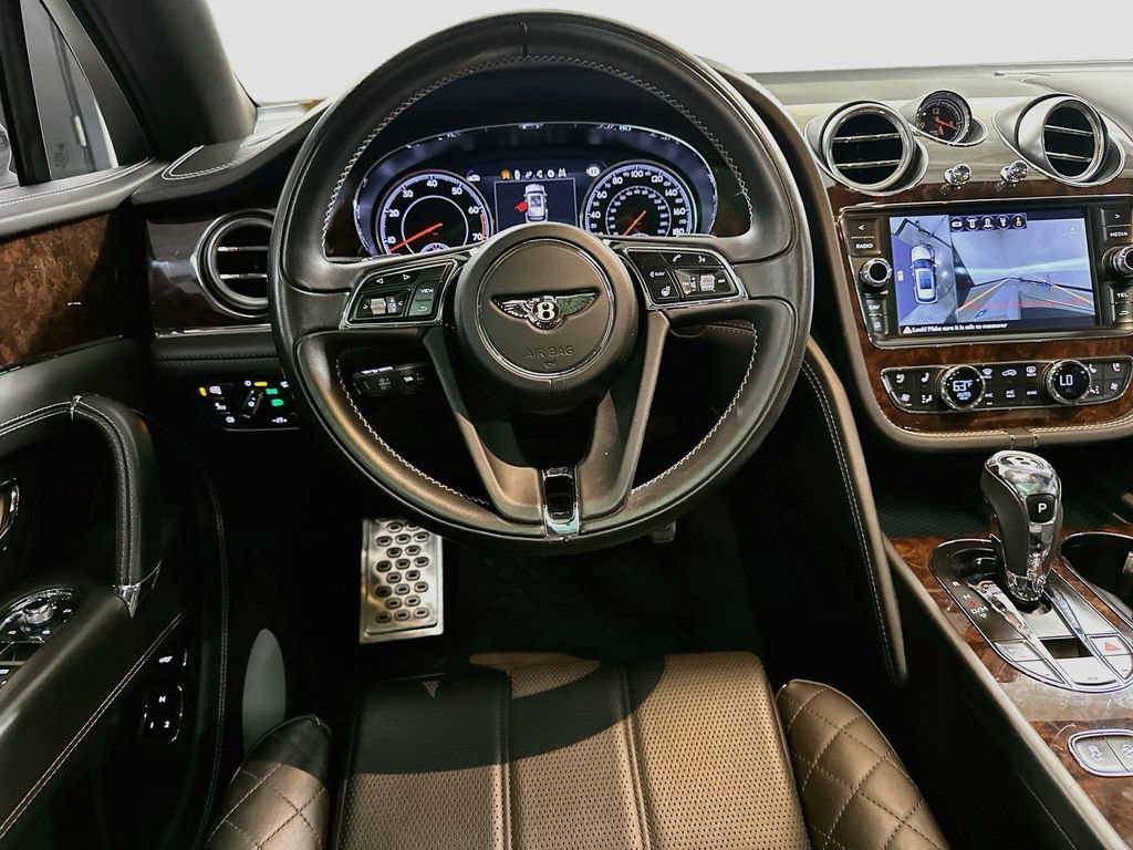 Used 2018 Bentley Bentayga AWD/4WD image 23