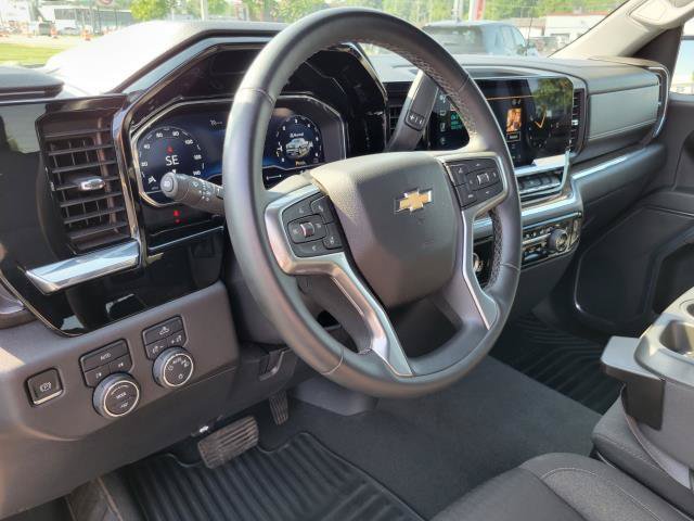 Used 2023 Chevrolet Silverado 1500 LT AWD/4WD image 10