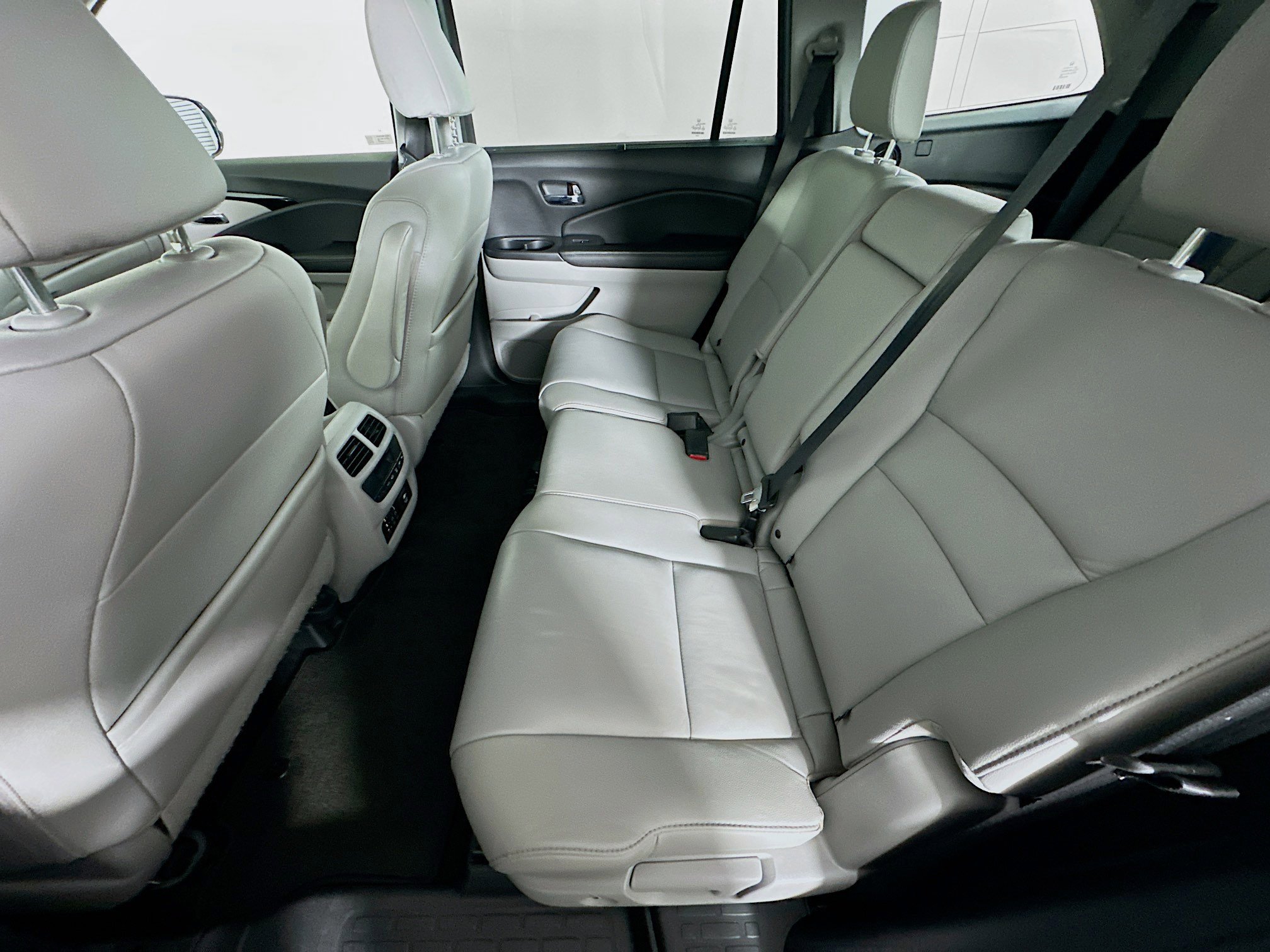 Used 2017 Honda Pilot Touring image 28