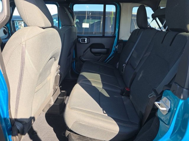 Used 2024 Jeep Wrangler Unlimited AWD/4WD image 15