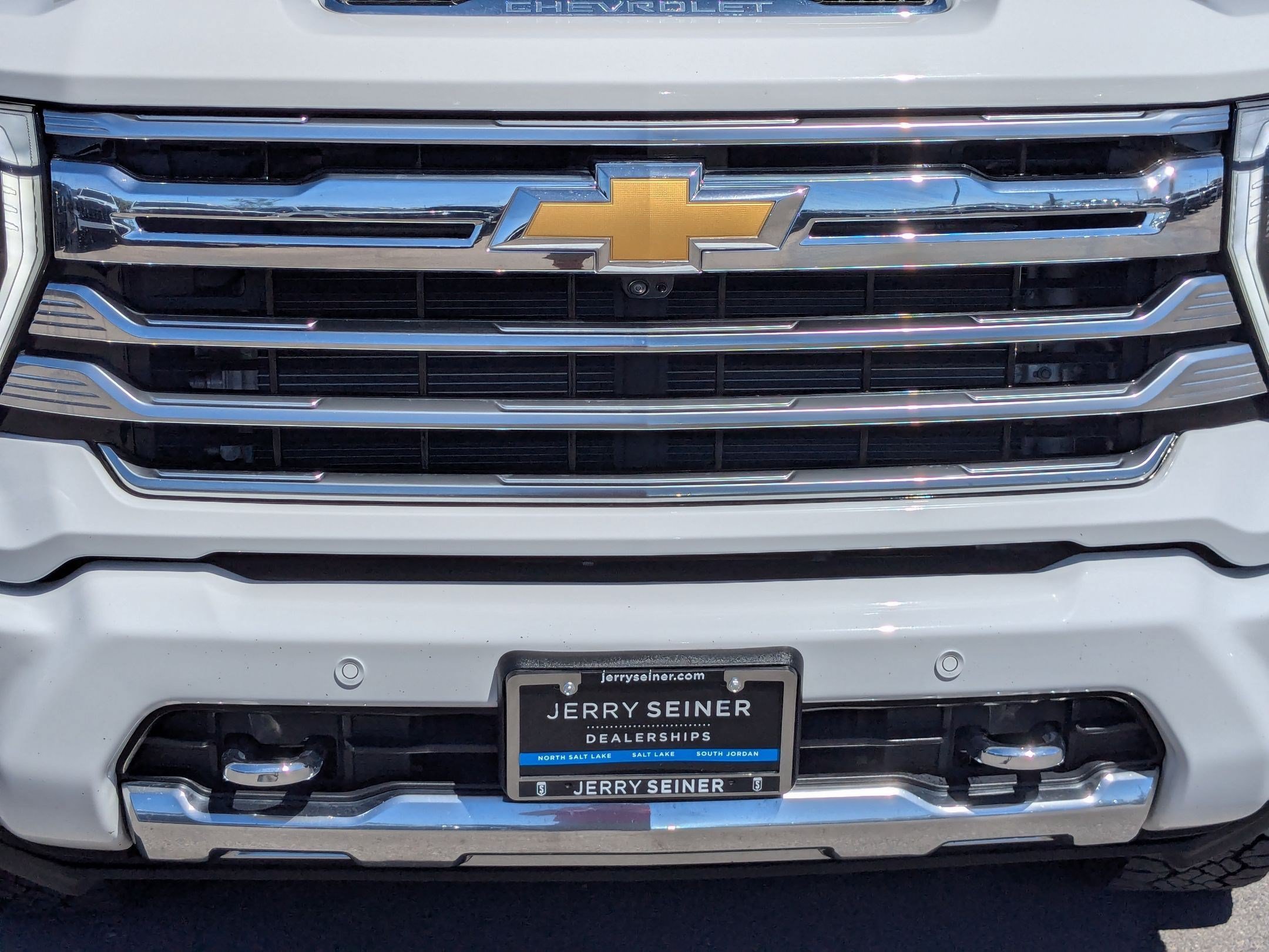 Used 2025 Chevrolet Silverado 3500 High Country w/ Technology Package AWD/4WD image 9