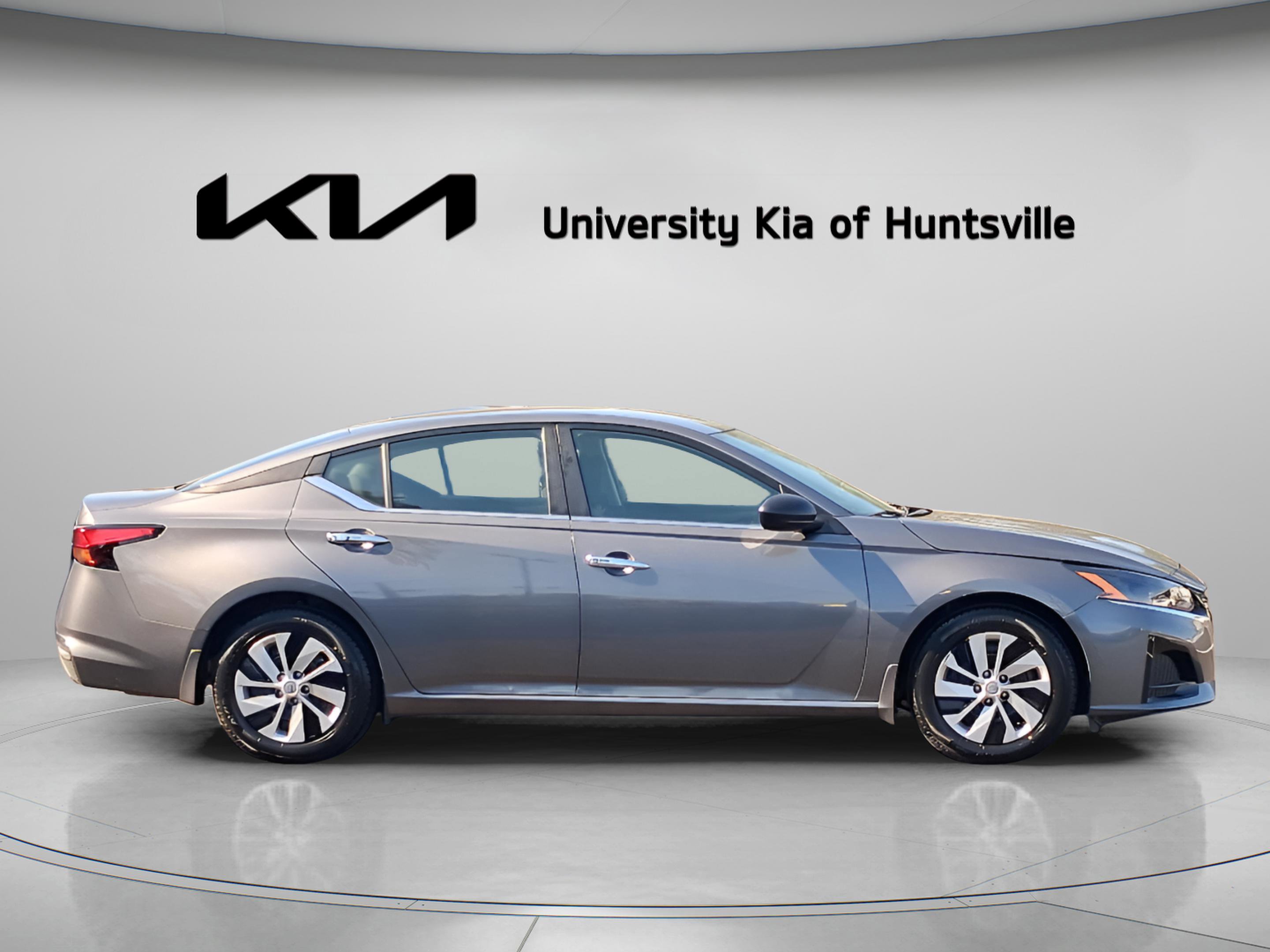 Used 2024 Nissan Altima 2.5 S image 8